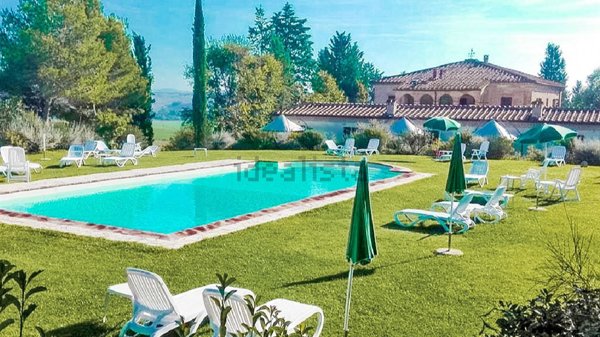 casale in vendita a Monteroni d'Arbia