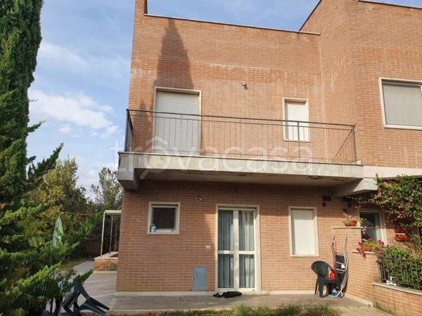 appartamento in vendita a Monteroni d'Arbia in zona Ponte a Tressa
