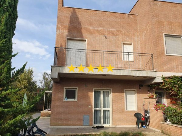 appartamento in vendita a Monteroni d'Arbia in zona Ponte a Tressa