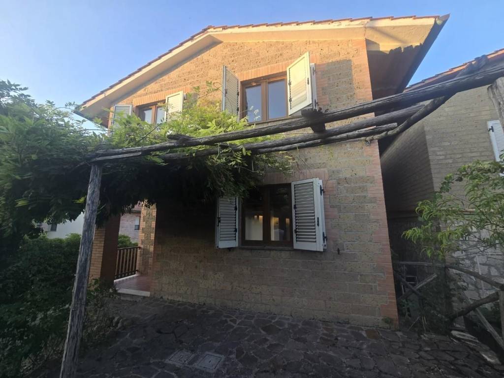 casa indipendente in vendita a Monteroni d'Arbia