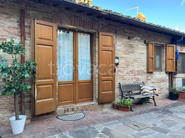 appartamento in vendita a Monteroni d'Arbia in zona Ponte a Tressa