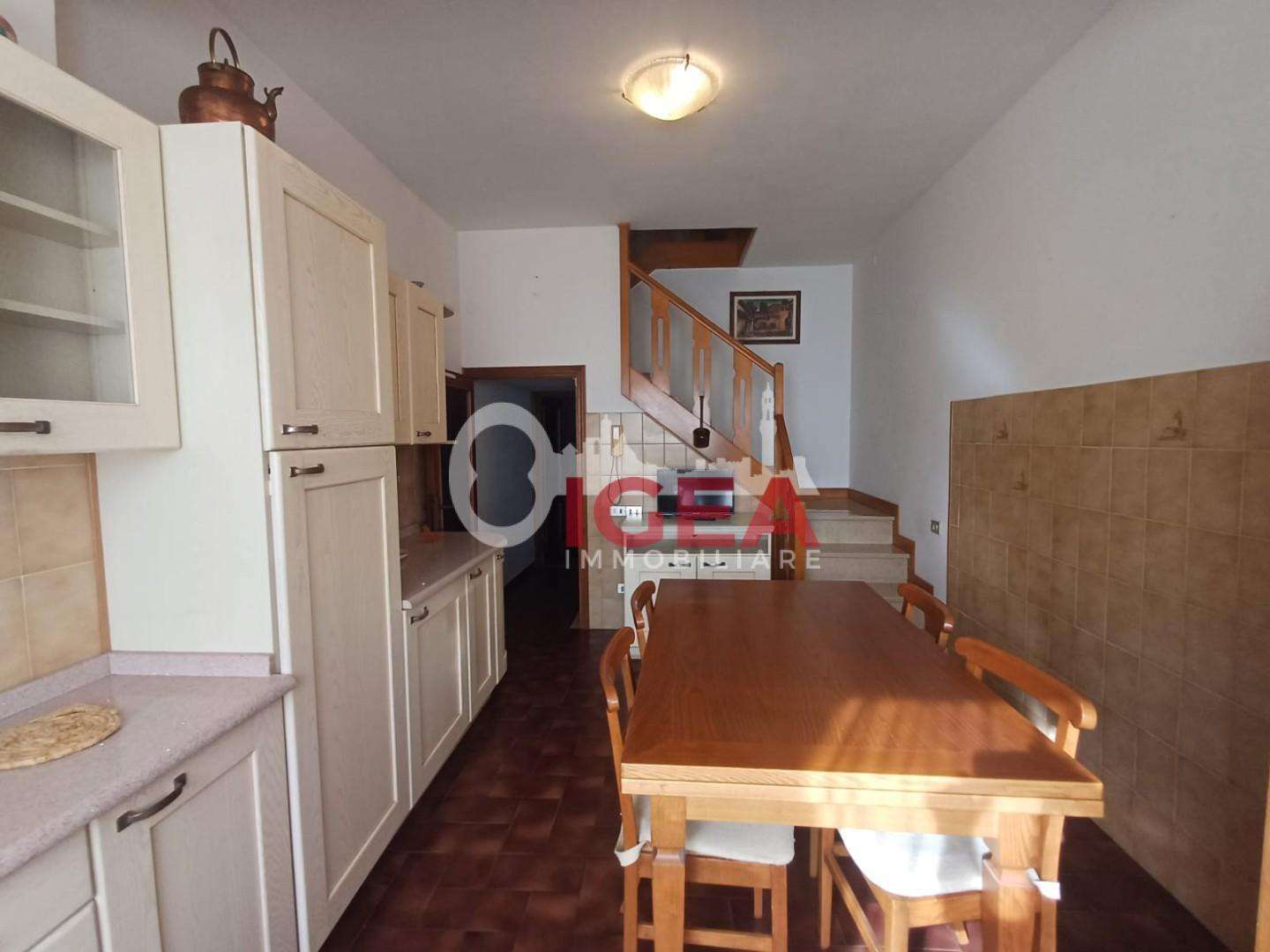 intera palazzina in vendita a Monteroni d'Arbia
