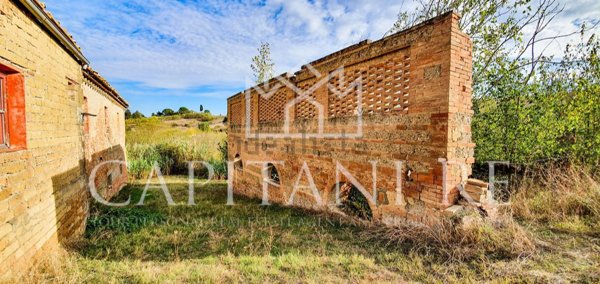 casale in vendita a Monteroni d'Arbia