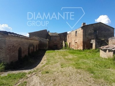 casale in vendita a Monteroni d'Arbia