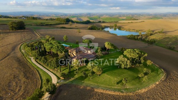 casale in vendita a Monteroni d'Arbia