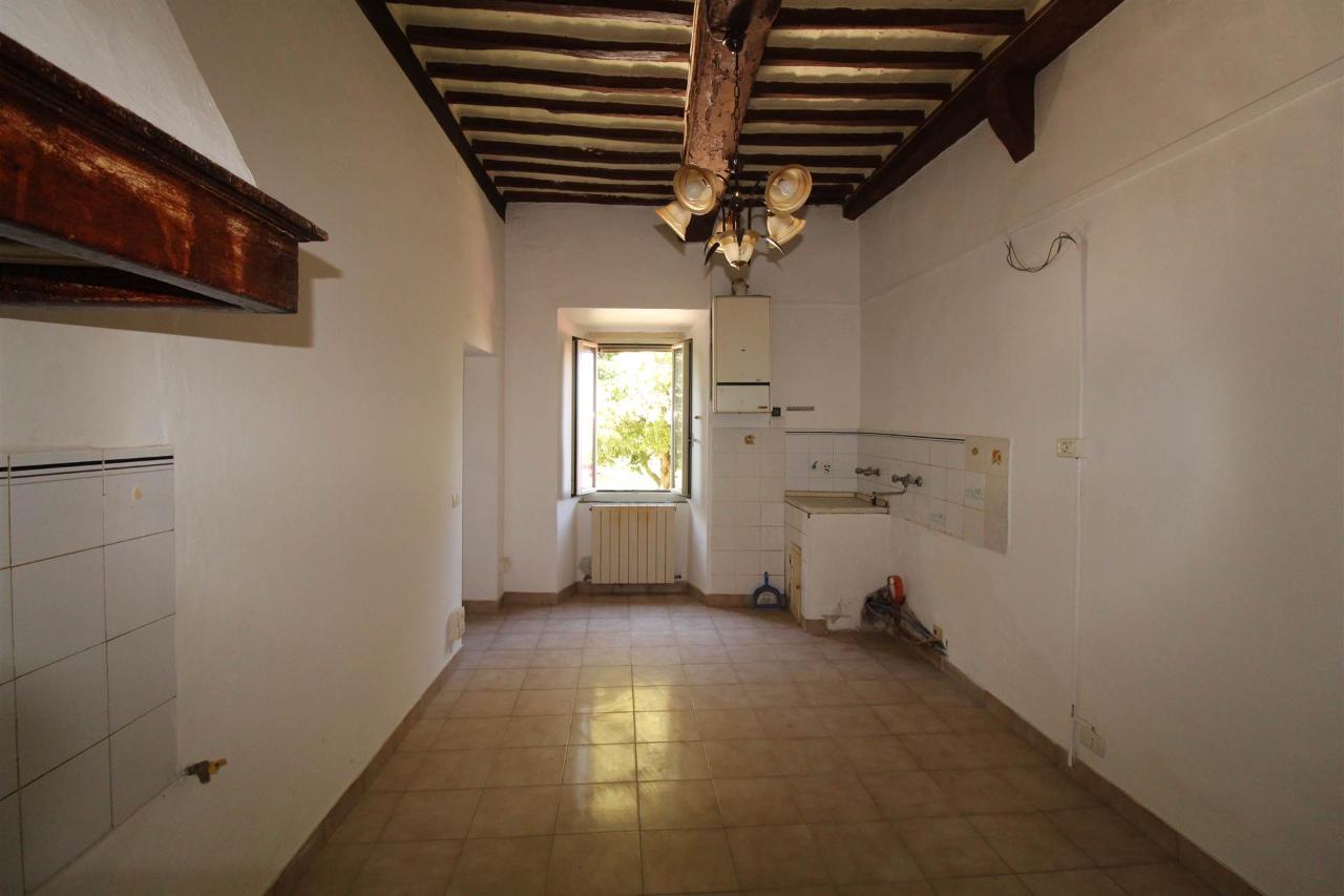 appartamento in vendita a Monteroni d'Arbia in zona Lucignano