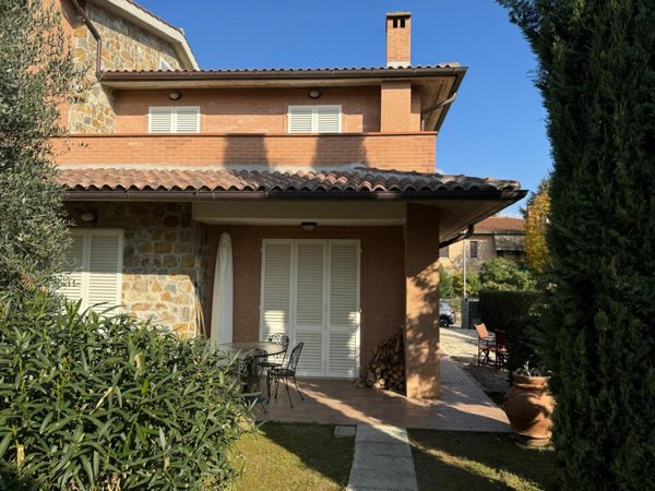 casa indipendente in vendita a Monteroni d'Arbia