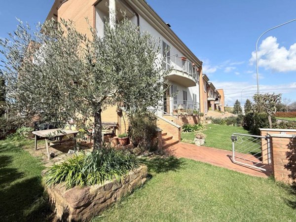 appartamento in vendita a Monteroni d'Arbia in zona Ponte d'Arbia