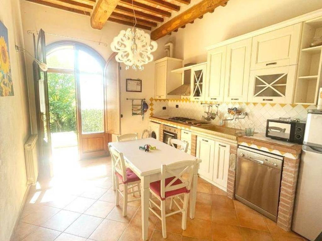 appartamento in vendita a Monteroni d'Arbia in zona Radi