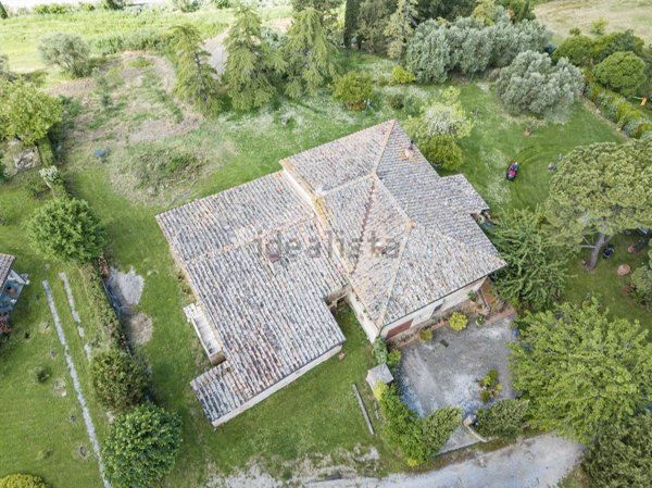 casale in vendita a Monteroni d'Arbia