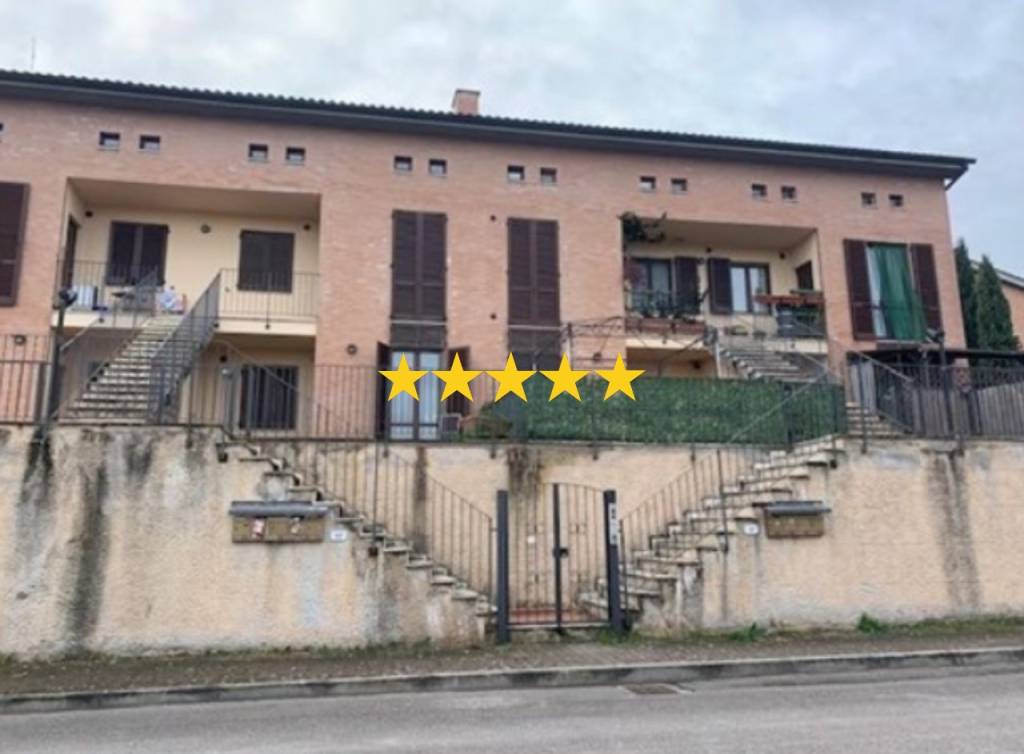 appartamento in vendita a Monteroni d'Arbia in zona Ponte a Tressa