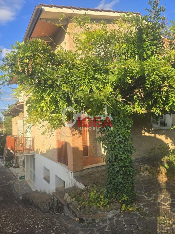 casa indipendente in vendita a Monteroni d'Arbia