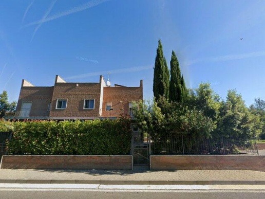 casa indipendente in vendita a Monteroni d'Arbia in zona Ponte a Tressa