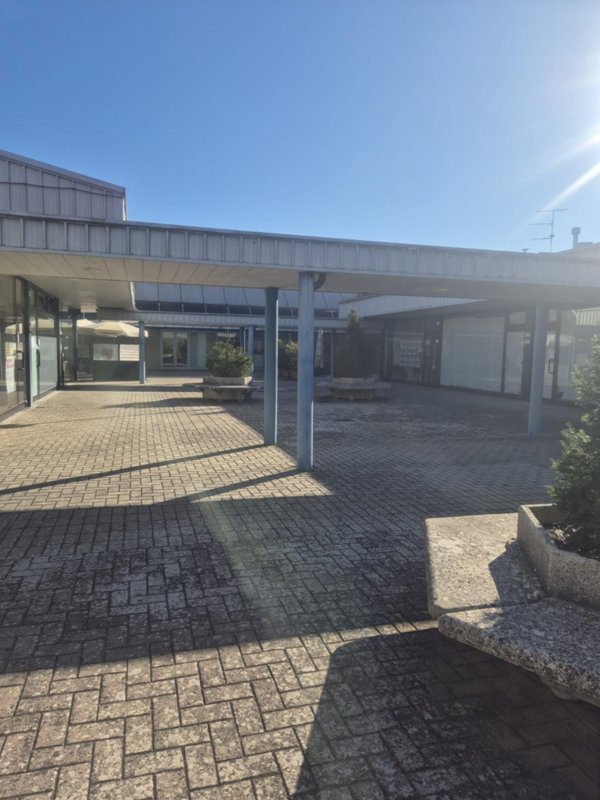 negozio in vendita a Monteroni d'Arbia