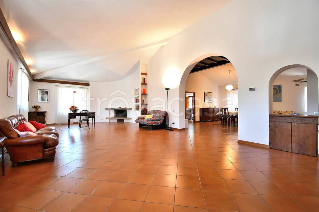 appartamento in vendita a Monteroni d'Arbia in zona Lucignano