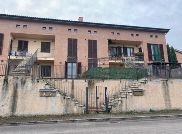 appartamento in vendita a Monteroni d'Arbia in zona Ponte a Tressa