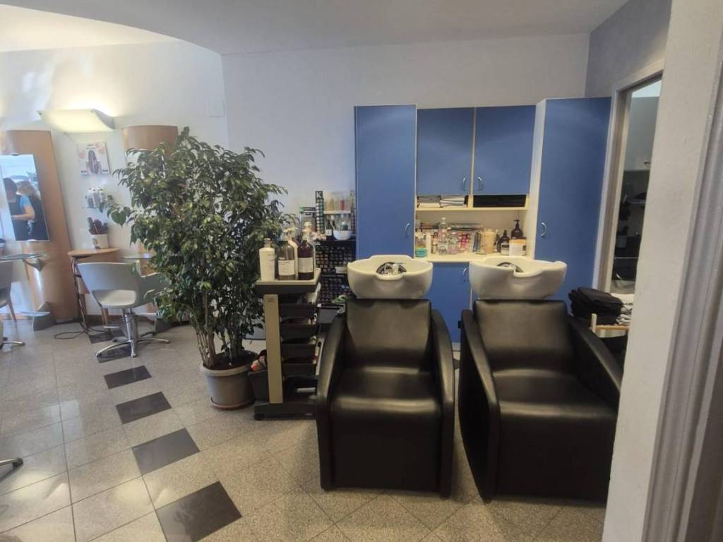 negozio in vendita a Monteroni d'Arbia