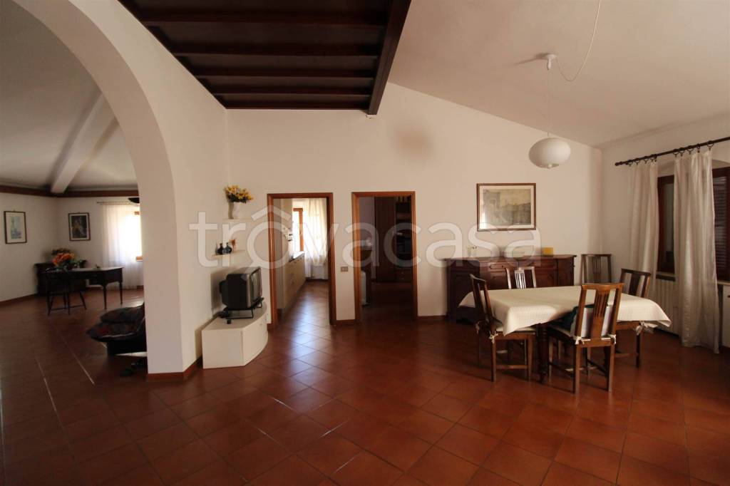 appartamento in vendita a Monteroni d'Arbia in zona Lucignano