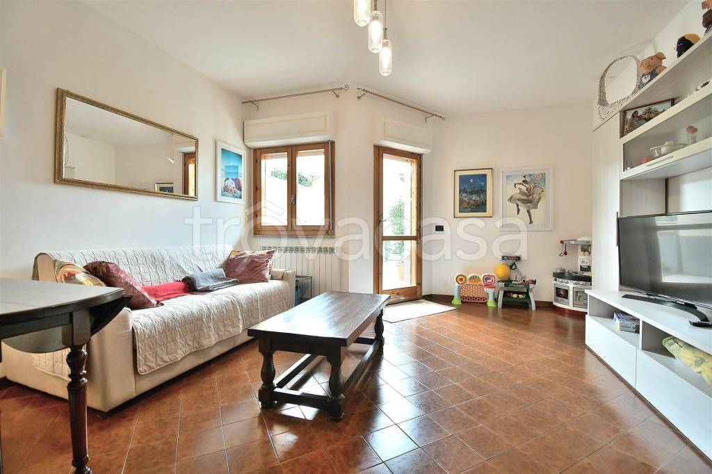 appartamento in vendita a Monteroni d'Arbia in zona Ponte a Tressa