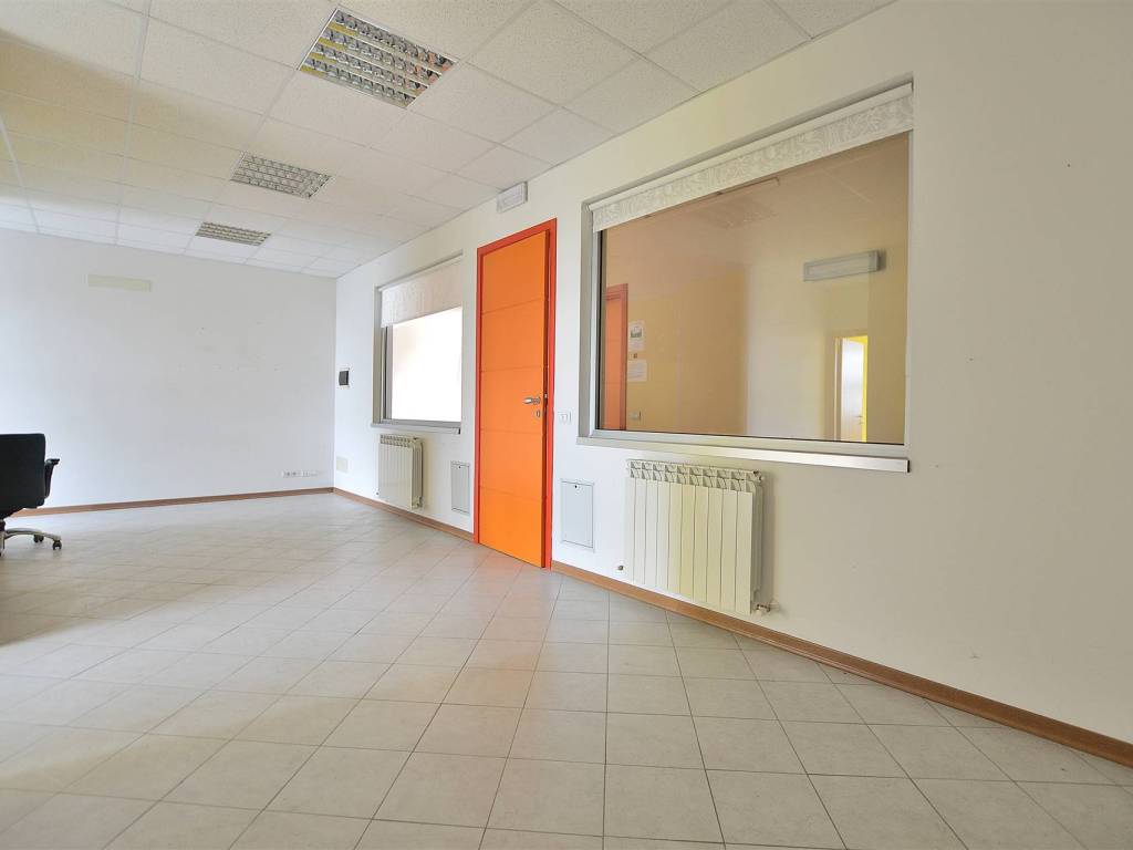 ufficio in vendita a Monteroni d'Arbia