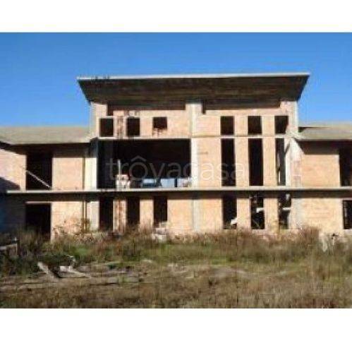 negozio in vendita a Monteroni d'Arbia in zona Lucignano