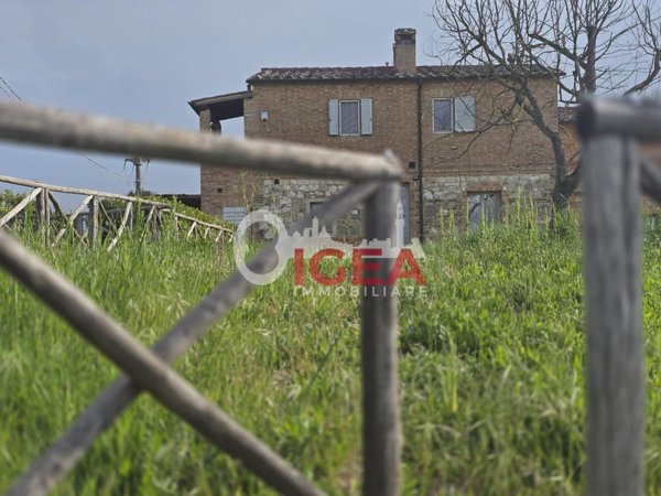 quadrivano in vendita a Monteroni d'Arbia in zona Radi