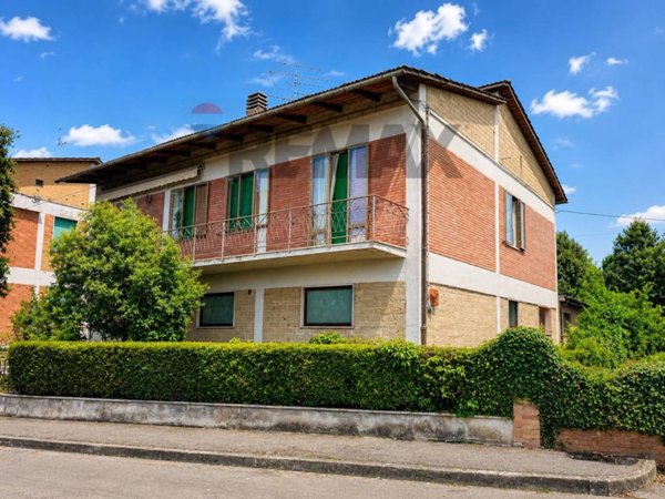 casa indipendente in vendita a Monteroni d'Arbia in zona Ponte d'Arbia