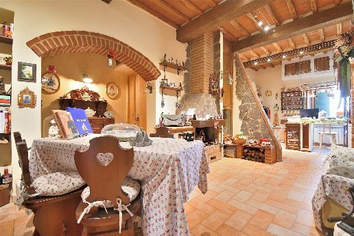 appartamento in vendita a Monteroni d'Arbia in zona Lucignano