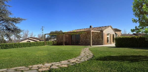 casa indipendente in vendita a Monticiano