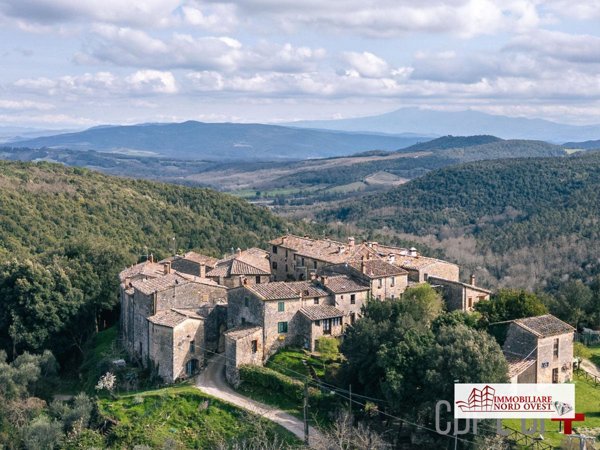 appartamento in vendita a Monticiano in zona Tocchi
