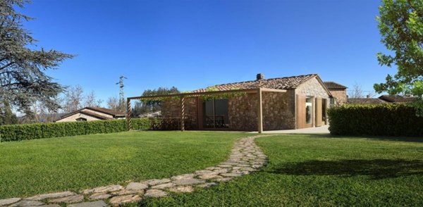casa indipendente in vendita a Monticiano