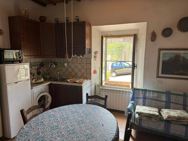 casa indipendente in vendita a Monticiano in zona Iesa