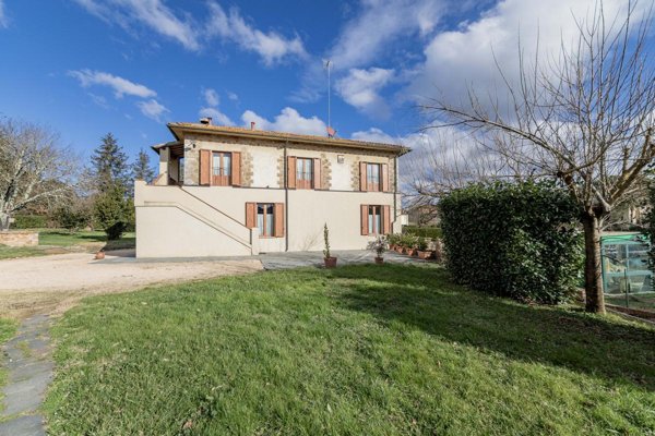 casa indipendente in vendita a Monticiano