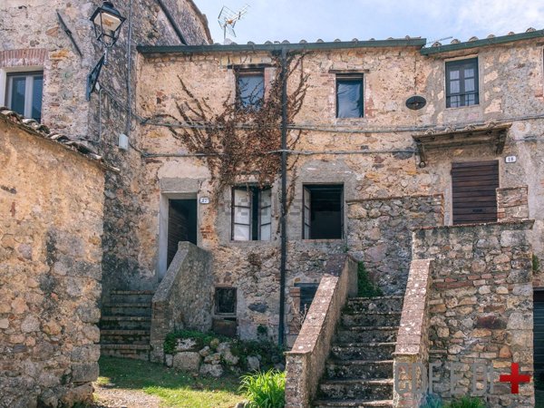 appartamento in vendita a Monticiano in zona Tocchi