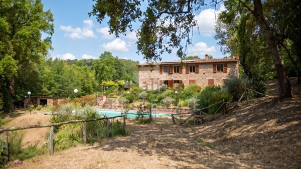 casale in vendita a Monticiano
