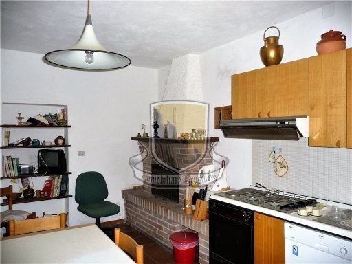 casa indipendente in vendita a Monticiano in zona Iesa