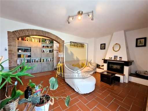 casa indipendente in vendita a Murlo in zona Casciano