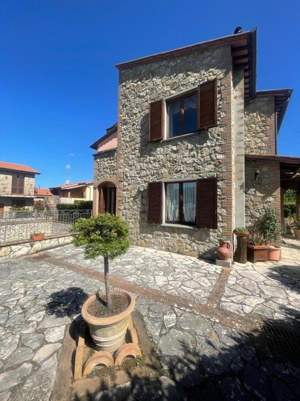 casa indipendente in vendita a Murlo in zona Casciano