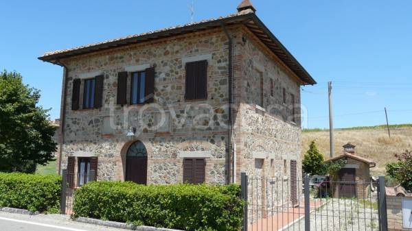 casa indipendente in vendita a Pienza