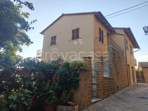 casa indipendente in vendita a Pienza in zona Monticchiello