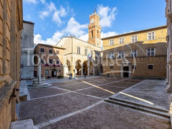 locale commerciale in vendita a Pienza