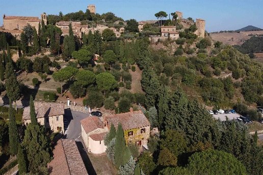 casale in vendita a Pienza in zona Monticchiello