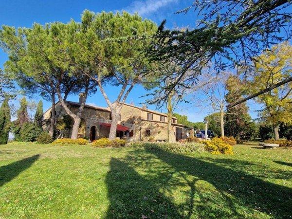 casale in vendita a Pienza in zona Monticchiello