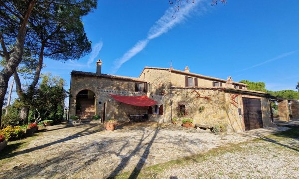 casale in vendita a Pienza in zona Monticchiello