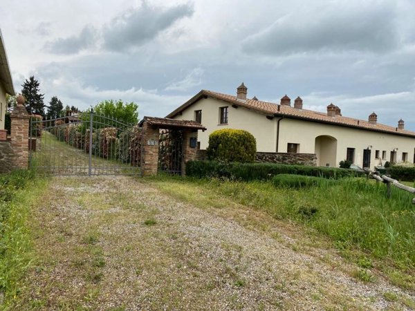 casa indipendente in vendita a Pienza