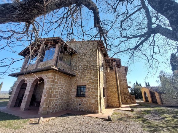 casa indipendente in vendita a Pienza in zona Monticchiello