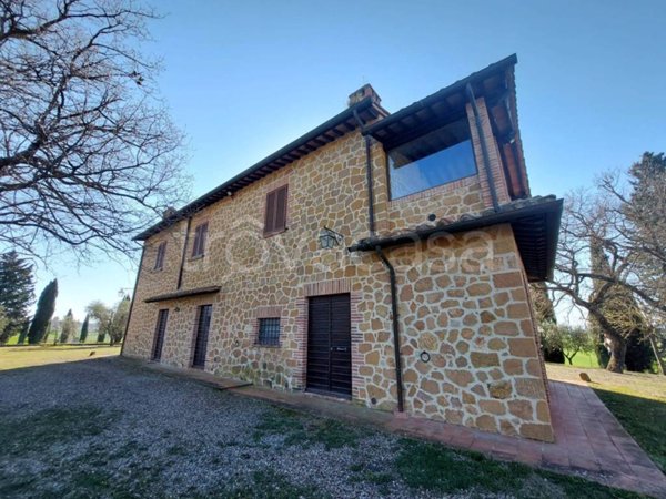 casa indipendente in vendita a Pienza in zona Monticchiello