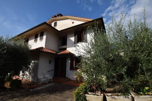 casa indipendente in vendita a Poggibonsi