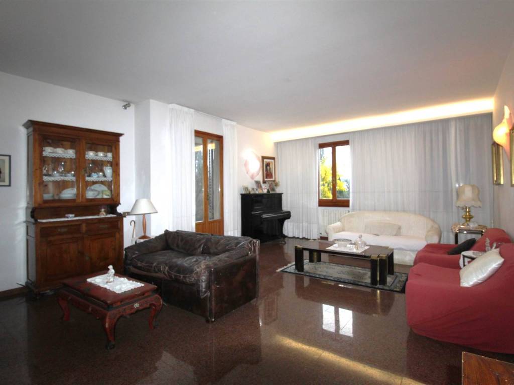 casa indipendente in vendita a Poggibonsi