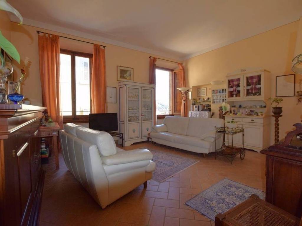 appartamento in vendita a Poggibonsi in zona Centro Storico